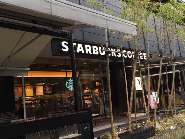 �X�^�[�o�b�N�X_�X�^�[�o�b�N�X�R�[�q�[�E���炷�܋��s�z�e���X