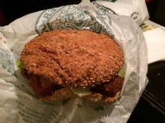 ݂̃bL[sG@xCGA{Xւ̓eʐ^1