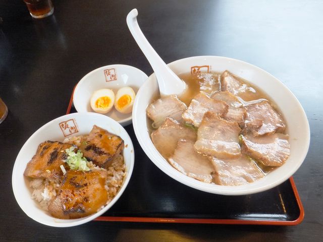 ԃj[Fē؃[{Ă؂_쑽[