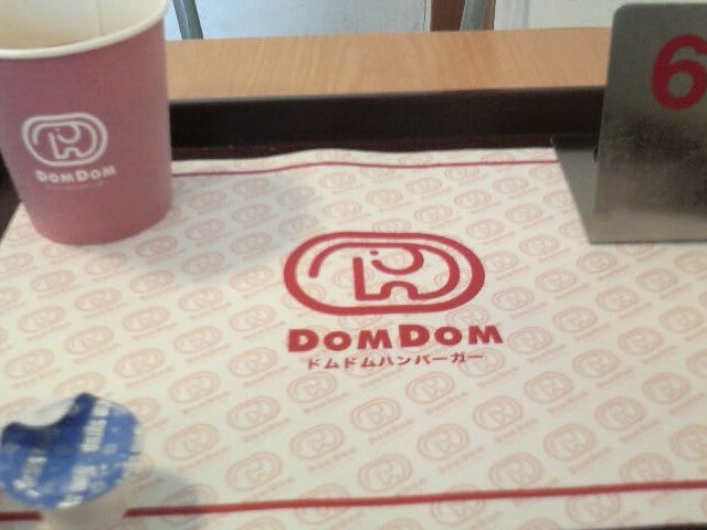 ܂ǂ̃hhno[K[ }GcKuXiDomDom hamburgerj̓eʐ^1