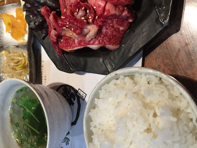 `̓ACXAX[v
ɃT_t܂_ \