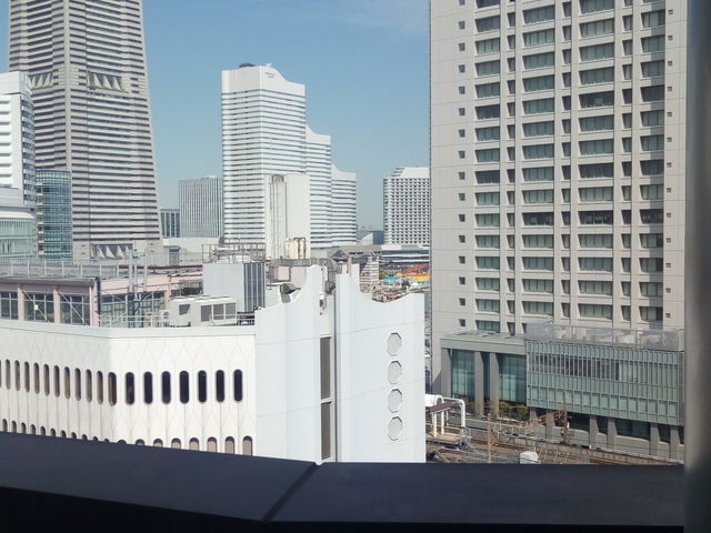 �e�[�u������̒���_�u���[�Y�x�C�z�e���@���X�g�����A���y�[�W��