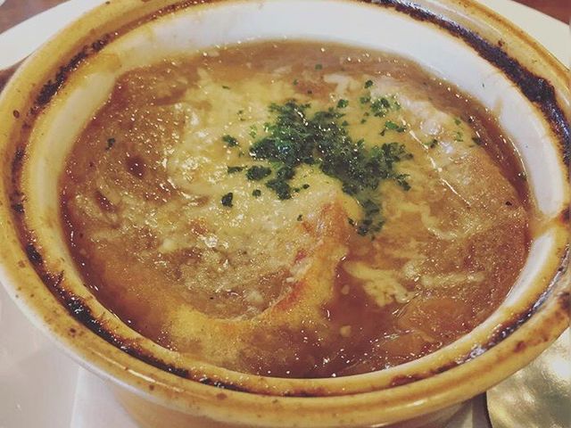 傱̃CzXg ԋ@XiRoyal Hostj̓eʐ^1