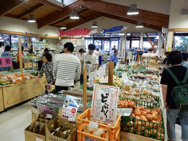 道の駅 アルプス安曇野ほりがねの里の店内_道の駅 アルプス安曇野ほりがねの里
