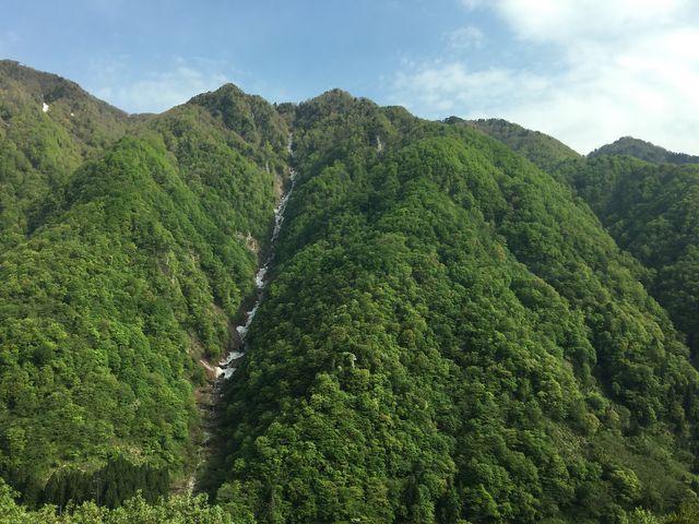 バスからの景色_称名峡谷