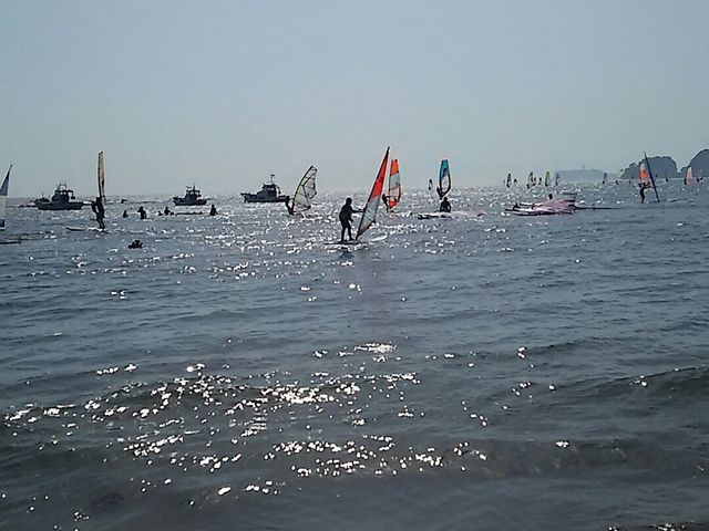 �E�C���h�T�[�t�B��_�Z�u���V�[�Y�@�E�C���h�T�[�t�B���@�X�^���h�A�b�v�p�h���{�[�h�@�X�N�[��