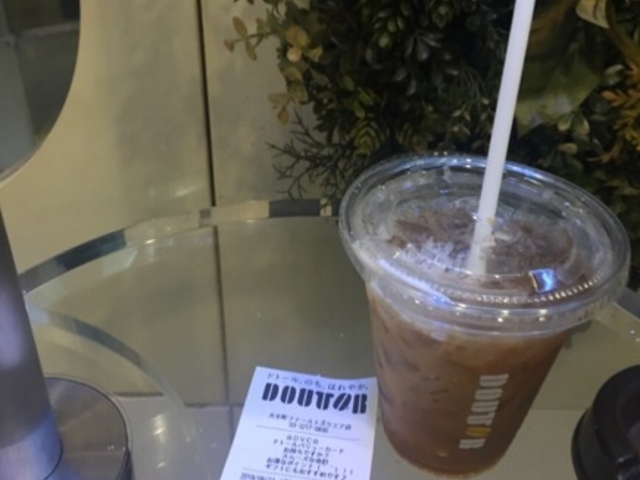 Kuda12����̃h�g�[���R�[�q�[�V���b�v��蒬�t�@�[�X�g�X�N�G�A�X�̓��e�ʐ^1