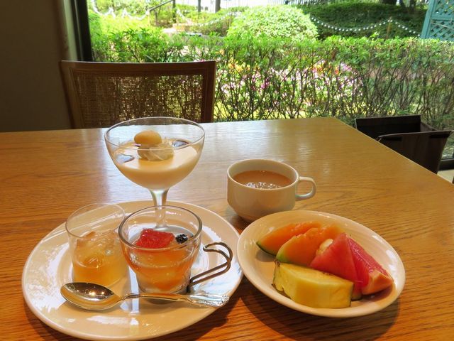 �f�U�[�g_�z�e�����q���c