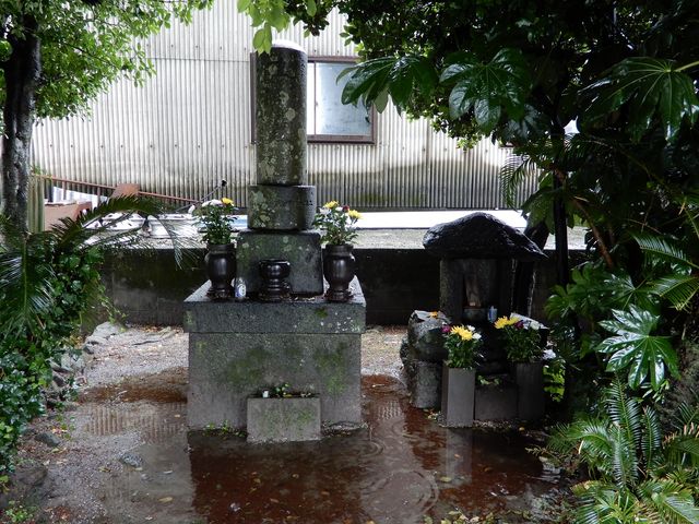供養塔_沖田畷の古戦場