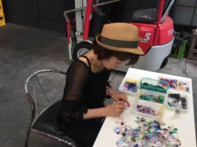 �ڒ��܂��p�[�c�����~�߂��āA�Ă��Ă��炢�܂��B��������₷�̂ŁA����X�����Ē����܂����B_�K���X�H�[�@Bluemoon