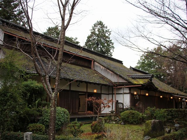 庭からみた書院です。_吉水神社(書院・重文)