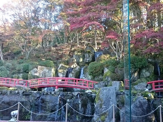 ���p�ق���K���X�z���Ɍ�����뉀_�z�����p�فE�d�F��