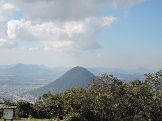 標高422メートルの飯野山_城山展望台