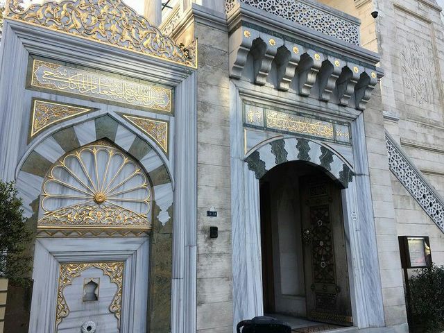 �����W���[�~�B�E�g���R�����Z���^�[