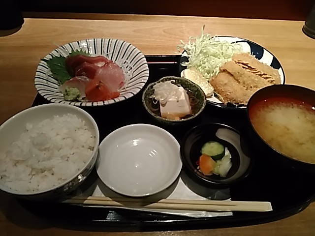 T[rXV800~(Ŕ)Ahƍ̃tC̒H_{Ƌ򂨂łƓ{C ̉