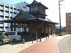 �C�b�c�p�p����̔g�����ւ̓��e�ʐ^1