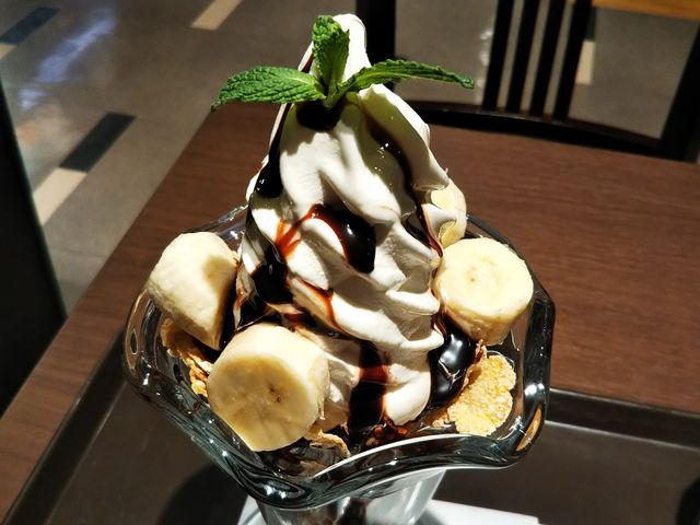 HirotañT}NJtFEchikafitXiCHOCO CRO SAINTMARC CAFEj̓eʐ^1