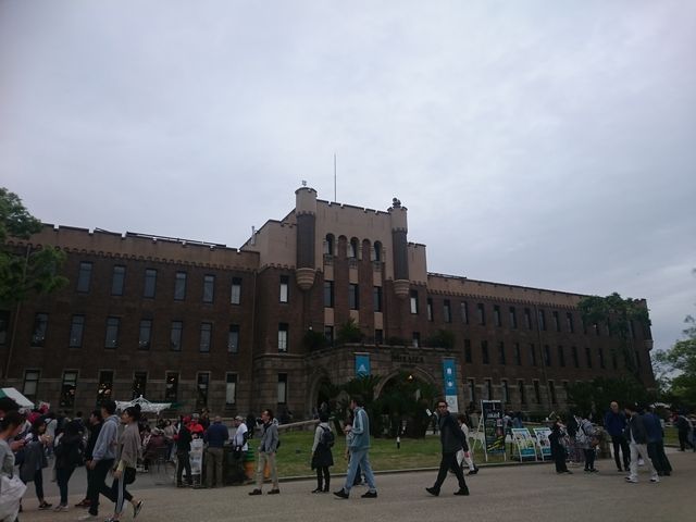 ��������̒��A����V��t�̂����e�ɂ���܂��B_�~���C�U����