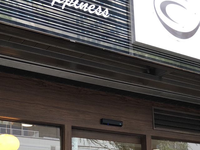 Juna����̃J�t�F�E�h�E�N���G���7���ړX�̓��e�ʐ^1