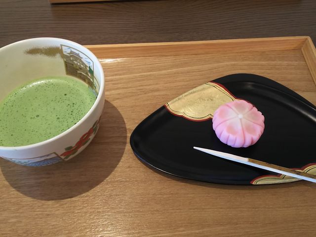 ���q�̂��َq�̌`�̍����������Ă��������܂����B�����ō�������َq�ɂ͈����������܂��B_kissa&co�����˂�