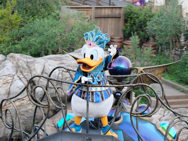 �t�F�X�e�B�o���E�I�u�E�~�X�e�B�[�N�̃h�i���h_�����f�B�Y�j�[�V�[(R)