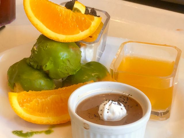 �f�U�[�g_�u�b�t�F&�J�t�F���}���[�A �O��K�[�f���z�e�������C�^���A�X