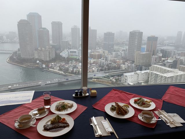 �n�[�t�o�C�L���O������_����N���X�g���z�e��