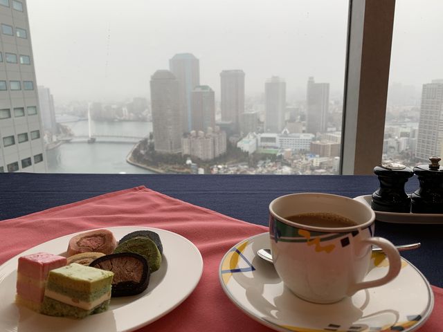 �f�U�[�g��_����N���X�g���z�e��