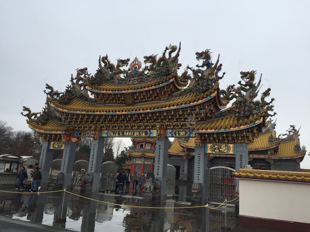 ���{�ɂĈႤ���ɗ����悤�ȁH���o����_�ܐ瓪�̗������鐹�V�{