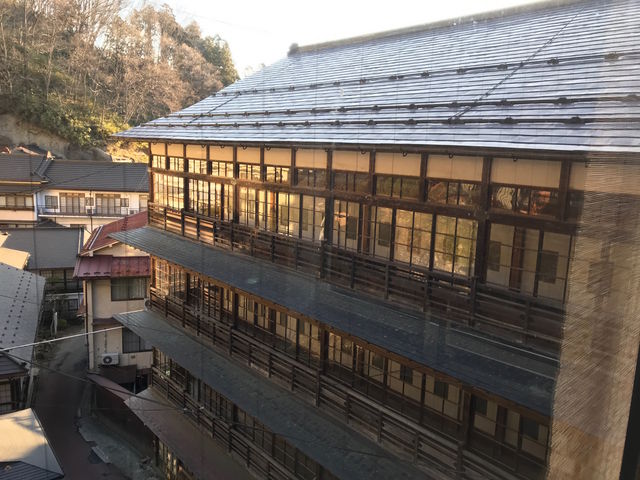 �����ɏƂ炳�ꂽ����꞊�{��_���扷��