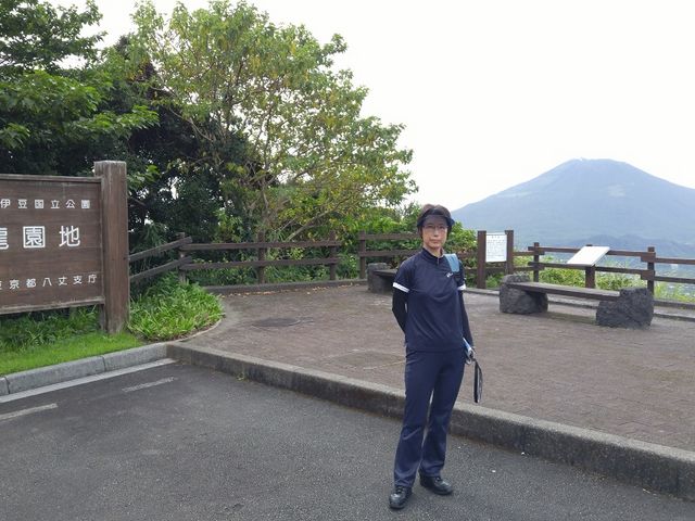 ���������H�̒����e�ɂ���A���ԏ��g�C�������ɐ�������Ă���_�o�����W�]