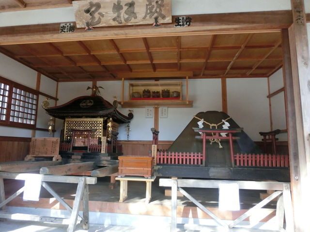 AbL̔EԐ_Ђ̃C`CQ̓eʐ^5