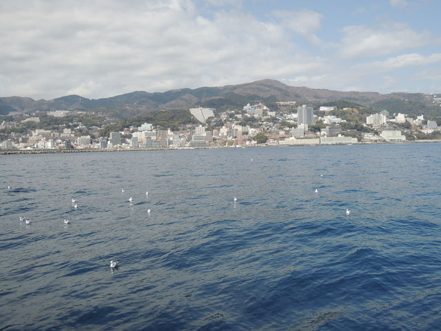 �`�ɖ߂�ƁA�J�����͋x�e�^�C��_�M�C�V���D�T������