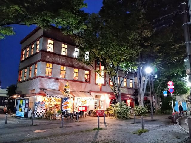 chicoJACKECAFE@EAST&WEST̓eʐ^1