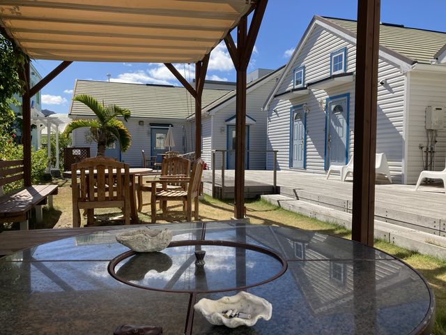 庭の喫煙スペース_パパスダイビングスタジオ