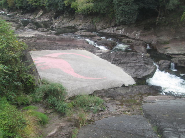 Δꏊɂ͐ԐF̃}[LO_C݂