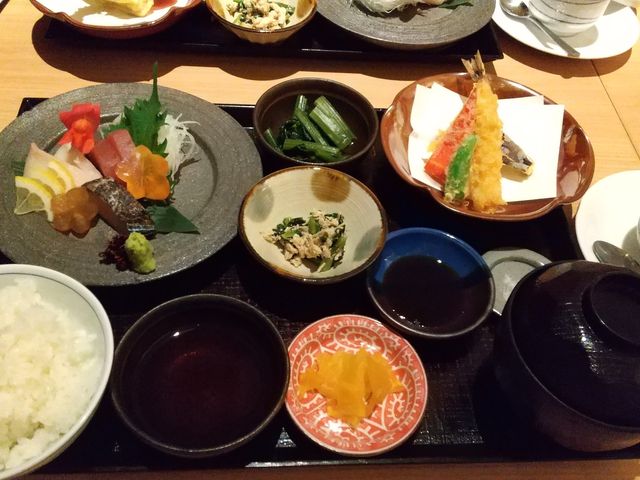 ƐH̃ZbgłB^񒆂̃v̐HełB_VR@B̓@֐`