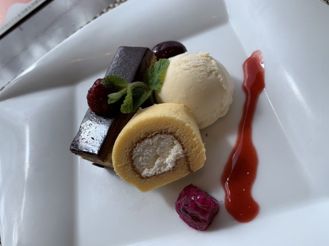 �f�U�[�g_�����G�N�Z���z�e�����}