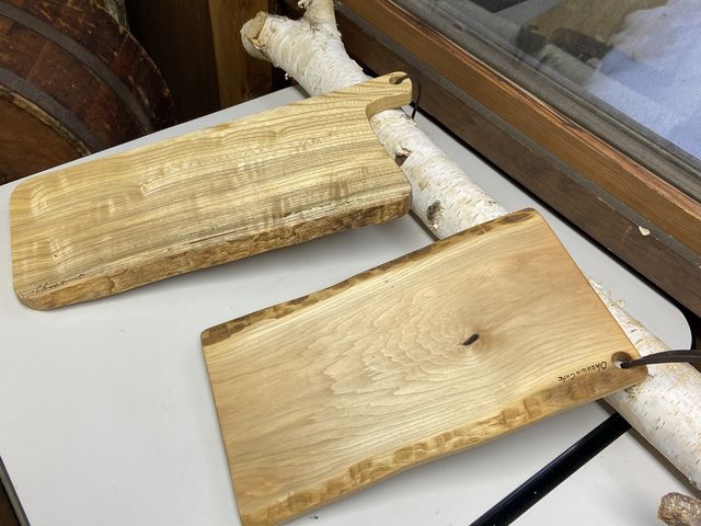 ���E�ň�̃J�b�e�B���O�{�[�h_��ːE�l����