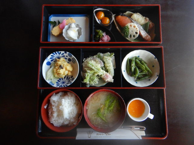 �u翂̗��V�v1,700�~(�ō�)�B_���̉w �O�F�� 翂̗�