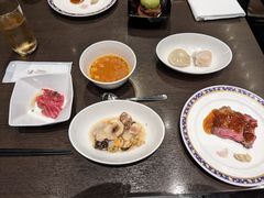 ���F������̕i��v�����X�z�e�� ���X�� �܏\�O���ւ̓��e�ʐ^1