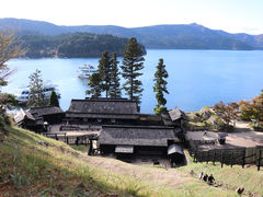 �N���p�p����̔����֏������قւ̓��e�ʐ^1