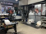 Vbs[̗ڗ Rurian Glass Studios, Inc.̓eʐ^1