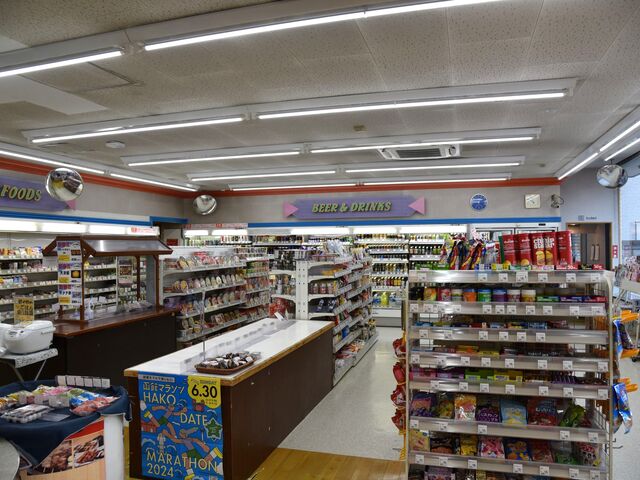 �����A������񕁒ʂ̃R���r�j�ł��B_�n�Z�K���X�g�A ���̐�X