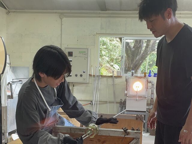 �O���X���_�ɓ����K���X�H�[���݂̂���