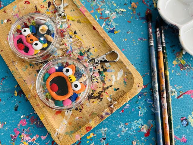 �V�[�T�[�̃L�[�z���_�[_���ےʂ�@�̌��H�[�@TRIP CRAFT NAHA