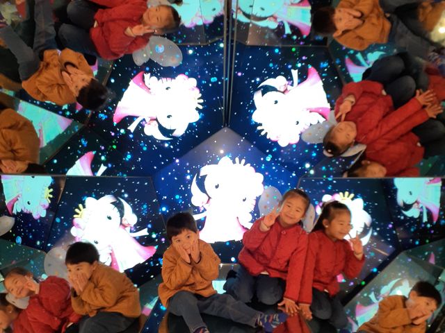 �F��Ȏʐ^�X�|�b�g�������ς�_�yHELLO KITTY SHOW BOX�z �yHELLO KITTY APPLE HOUSE�z