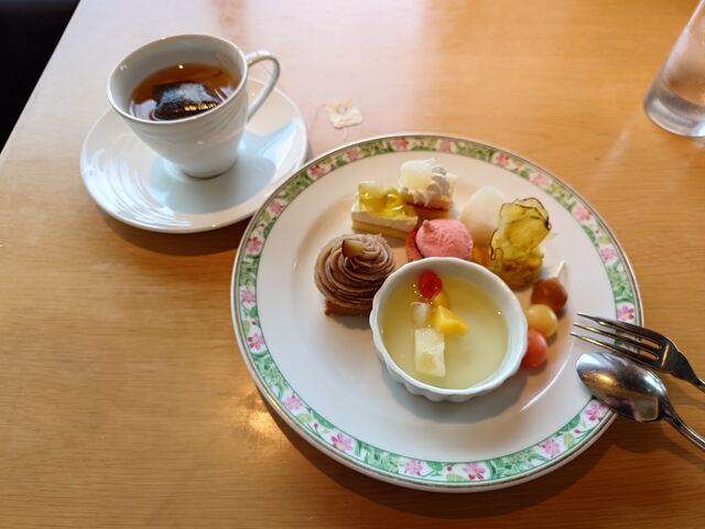 �����̃f�U�[�g�r���b�t�F_ANA�N���E���v���U�z�e���H�c