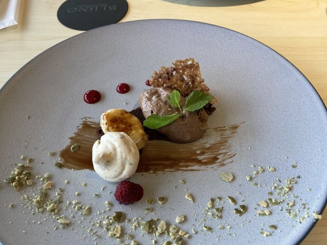 ɃfU[głB_UNO HOTEL ˓XgBLUNO