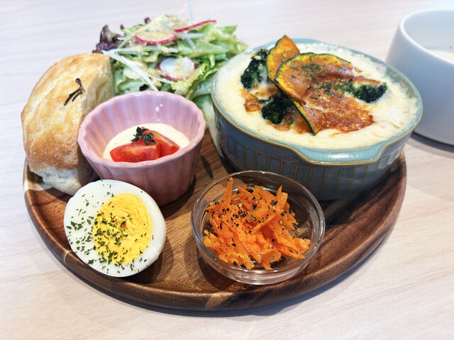 �����`�̃v���[�g�B1������̂��ڂ���̃O���^���B�������ăN���[�~�[�Ŋ����~�ɍō��ł��B_���]�[�g�J�t�F toi toi toi